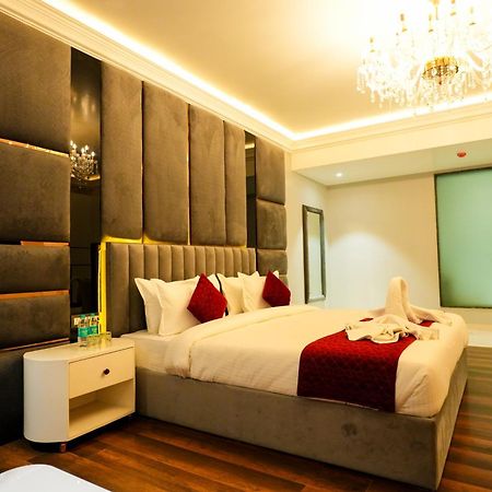 Hotel Adsan Heights Gajraula المظهر الخارجي الصورة