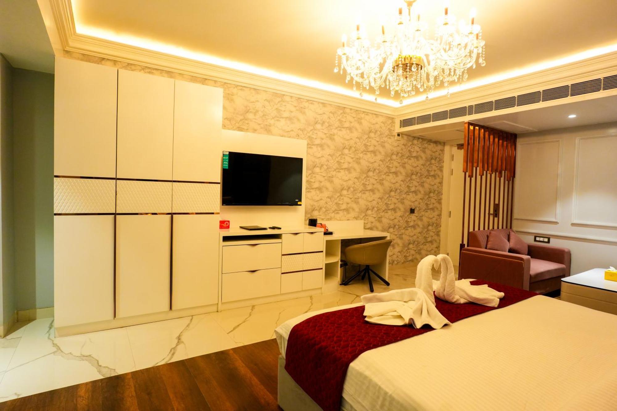 Hotel Adsan Heights Gajraula المظهر الخارجي الصورة