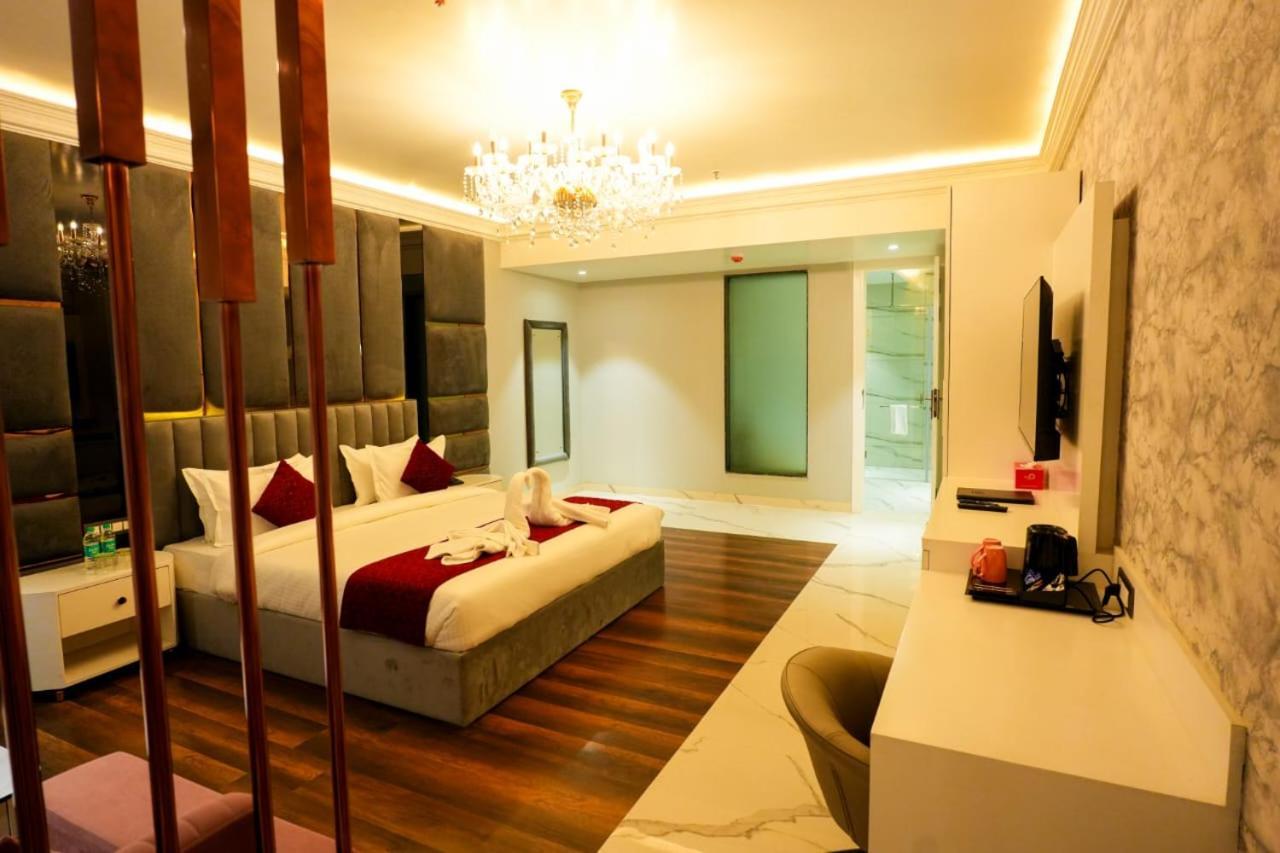 Hotel Adsan Heights Gajraula المظهر الخارجي الصورة