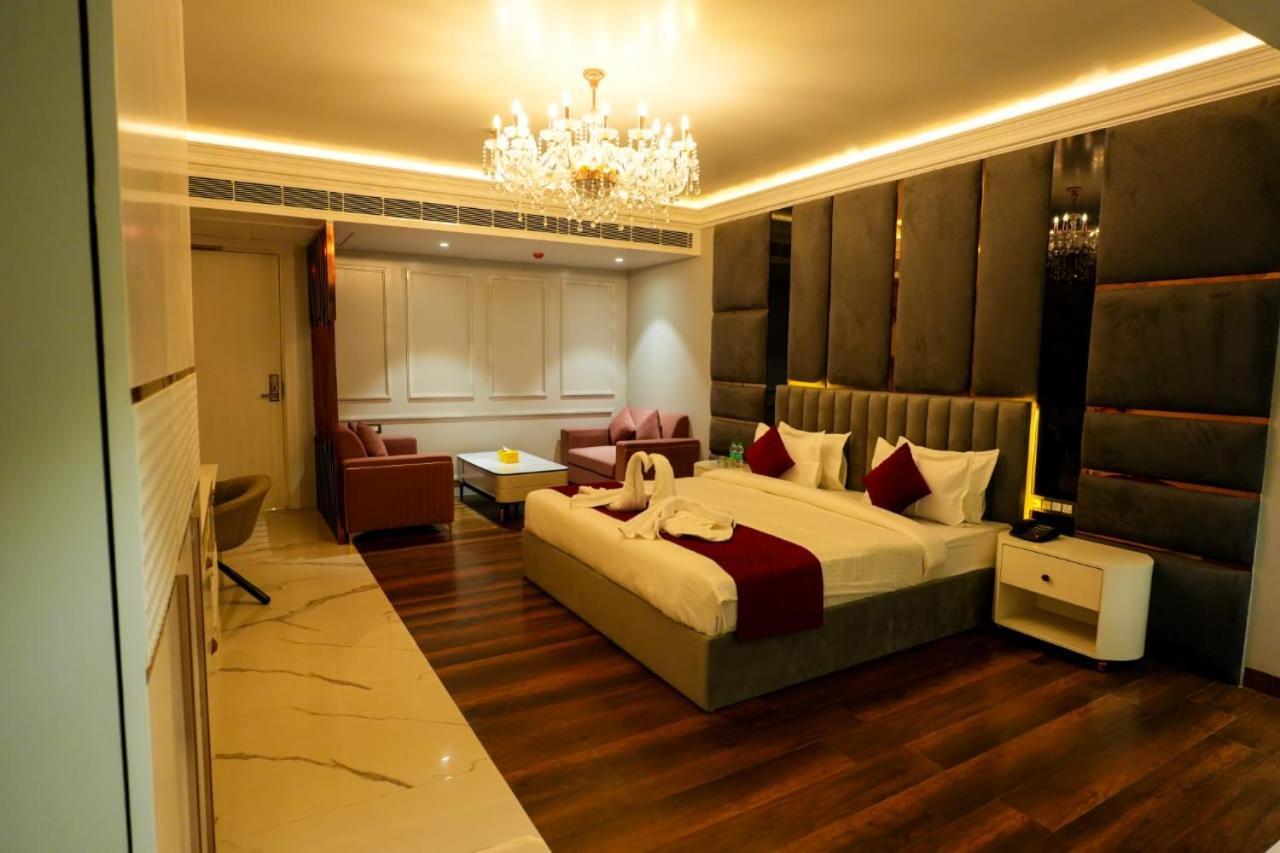 Hotel Adsan Heights Gajraula المظهر الخارجي الصورة