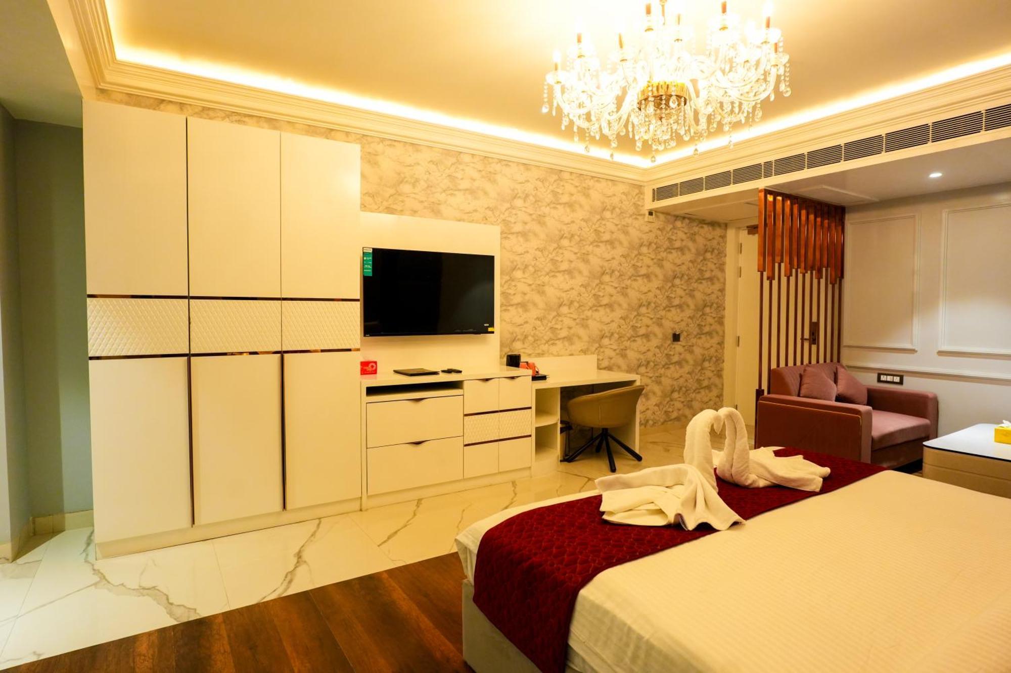 Hotel Adsan Heights Gajraula المظهر الخارجي الصورة