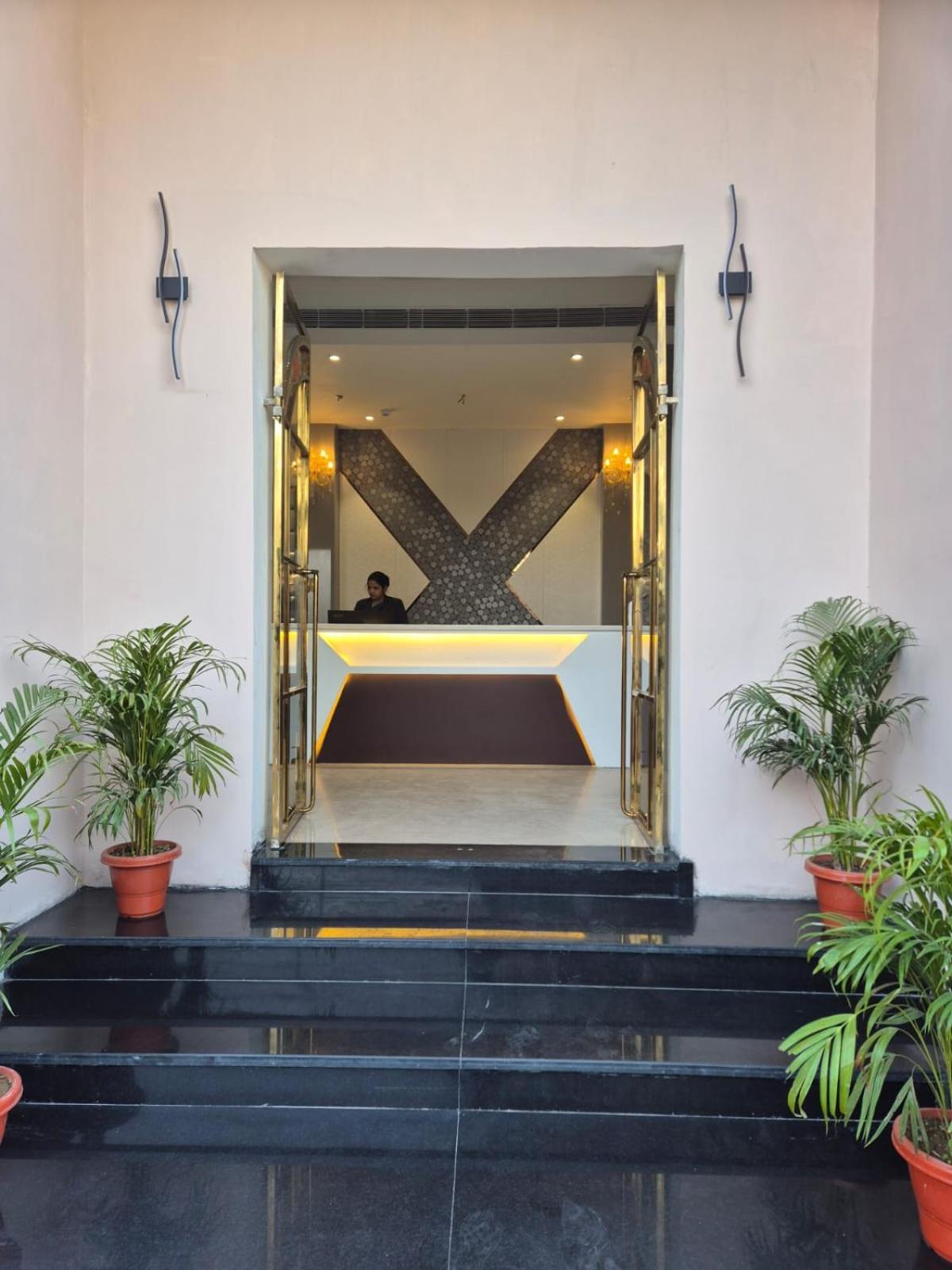 Hotel Adsan Heights Gajraula المظهر الخارجي الصورة